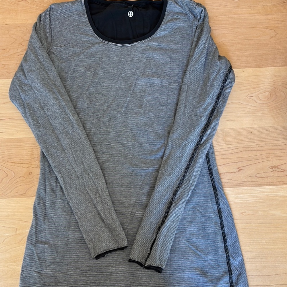 Lululemon Reversible Striped Gray Long Sleeve Top - Size 8